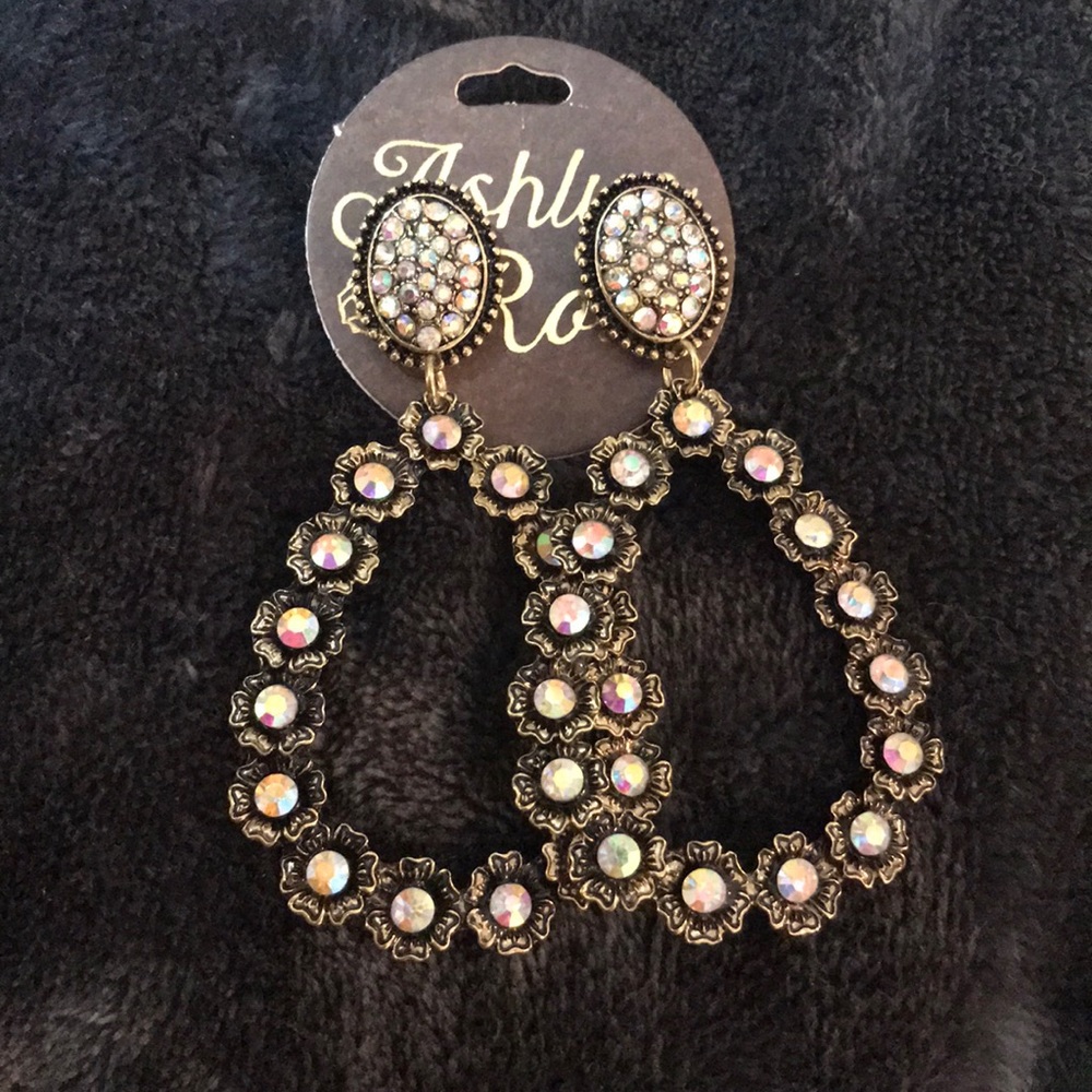Teardrop earrings
